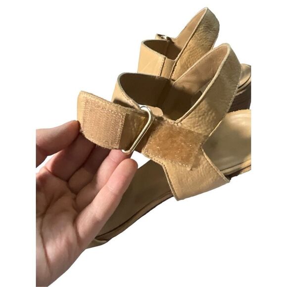 Stuart Weitzman Leather Nude Strappy Chunk Heel Sandal - Picture 9 of 16